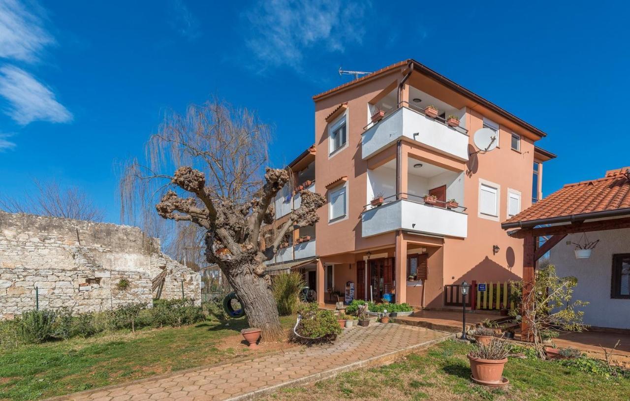 Apartments Ulika Červar-Porat Exteriér fotografie